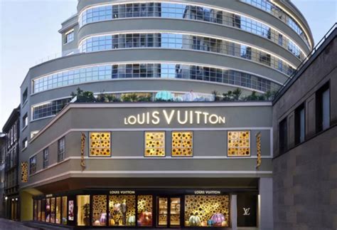 nuovo spazio louis vuitton milano